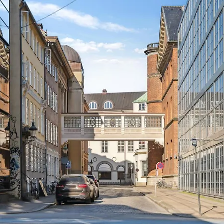 In Laksegade: 1br 300m From Kgs Nytorv Lejlighed