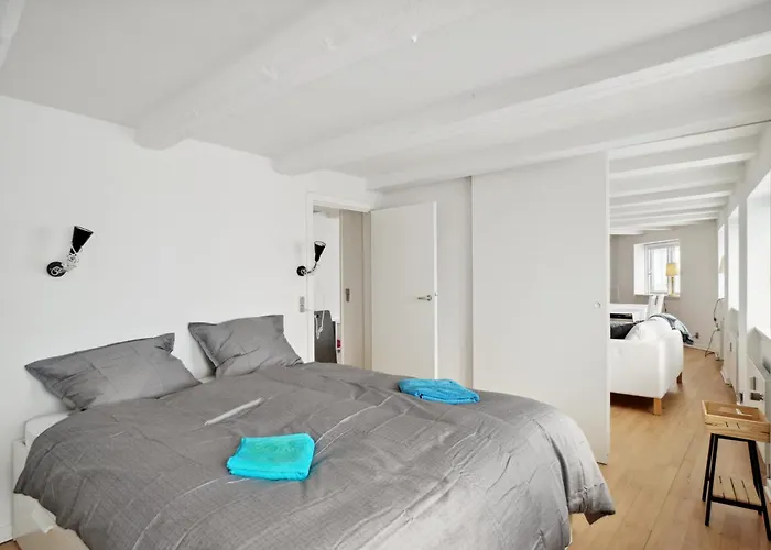 In Laksegade: 1br 300m From Kgs Nytorv Lägenhet *