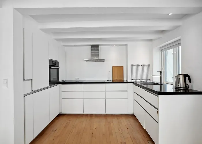 In Laksegade: 1br 300m From Kgs Nytorv *