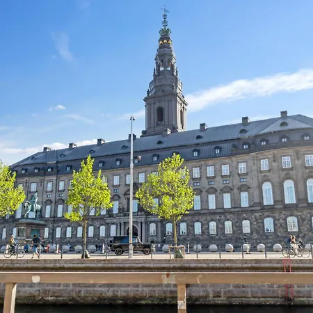 Apartment In Laksegade: 1br 300m From Kgs Nytorv